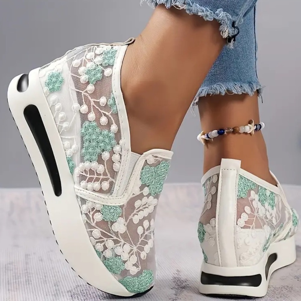 NWOB Womens Fashion Mint Green Lace Sheer Platform Sneakers Size 9 (40) - Picture 2 of 9